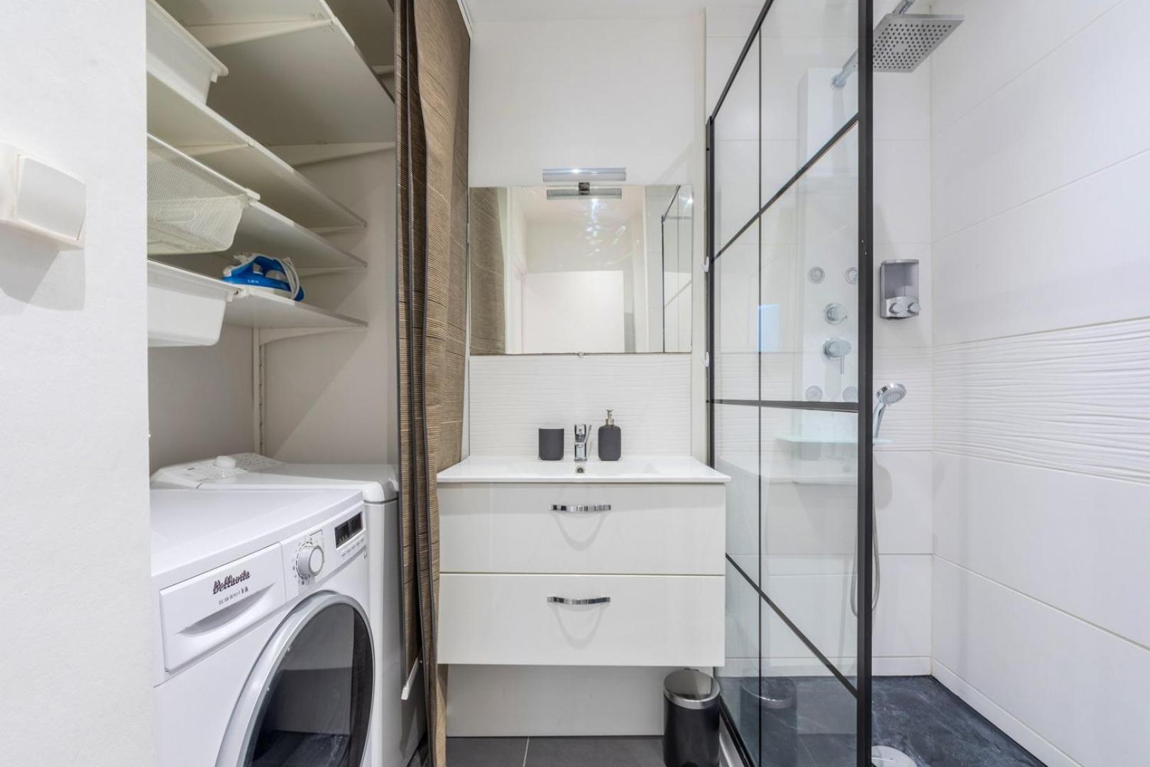 3 Chambres, Centre-ville Avec Parking Appartement *